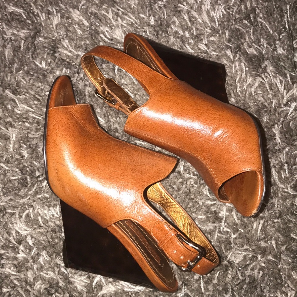Nine West cognac leather with tortoise wedge heels